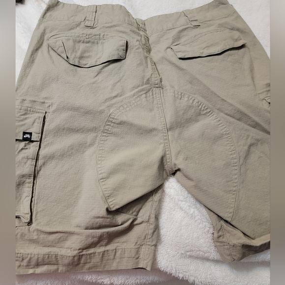 Other - Nike Men's Beige Cargo Shorts